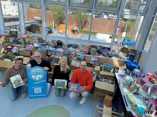 Herzenswärmer-Aktion 2026: Mehr als 1.000 Geschenke für kleine Patientinnen und Patienten