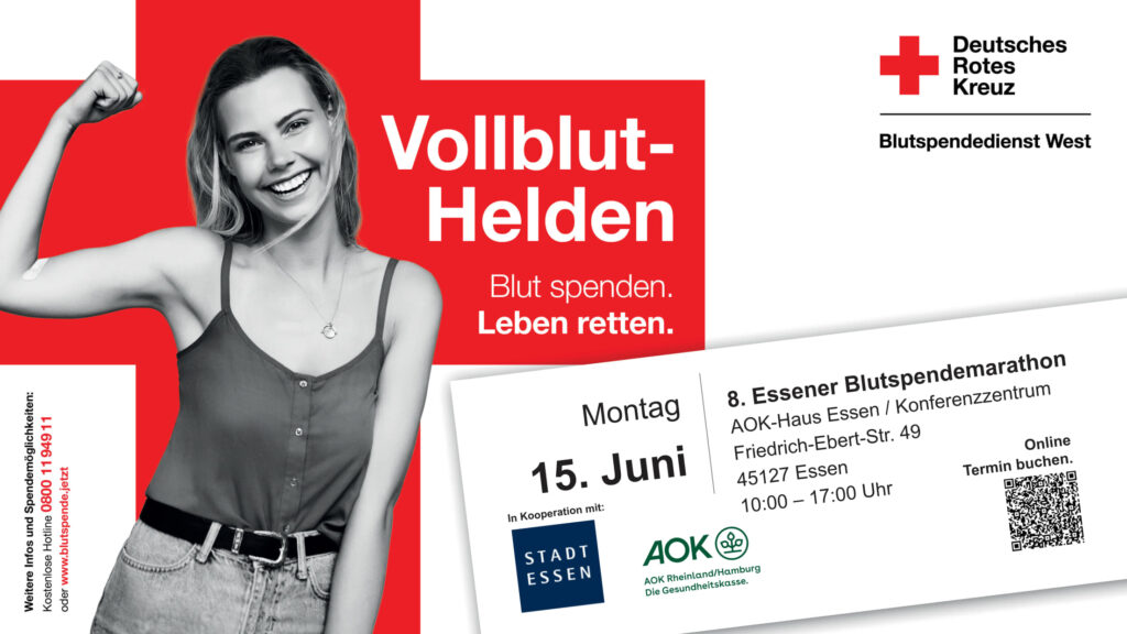 Das Plakat des Deutschen Roten Kreuzes zeigt eine junge Frau in Schwarz-Weiß, die lächelnd ihren angewinkelten Arm mit geballter Faust präsentiert – eine kraftvolle Pose, die Stärke und Engagement symbolisiert. Der Hintergrund ist überwiegend rot und weiß gestaltet, angelehnt an das DRK-Logo. Rechts oben befinden sich das Logo des Deutschen Roten Kreuzes sowie der Schriftzug „Blutspendedienst West“. Zentral steht in großen weißen Buchstaben auf rotem Hintergrund: „Vollblut-Helden“. Darunter der Slogan: „Blut spenden. Leben retten.“ Im unteren Bereich informiert das Plakat über den „8. Essener Blutspendemarathon“ am Montag, den 15. Juni, im AOK-Haus Essen / Konferenzzentrum, Friedrich-Ebert-Straße 49 in 45127 Essen. Die Veranstaltung findet von 10:00 bis 17:00 Uhr statt. Logos der Stadt Essen und der AOK Rheinland/Hamburg sind ebenfalls eingebunden. Rechts unten ist ein QR-Code mit dem Hinweis „Online Termin buchen.“ Zu den weiteren Informationen gehören eine kostenlose Hotline sowie die Internetadresse blutspende.jetzt.
